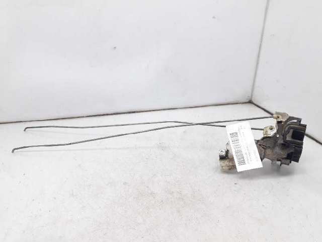 Zamek drzwi tylnych prawych 825027F600 NISSAN