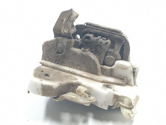 Zamek drzwi tylnych prawych 825027F600 NISSAN