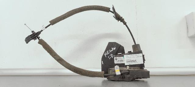 Zamek drzwi tylnych prawych 825028903R RENAULT