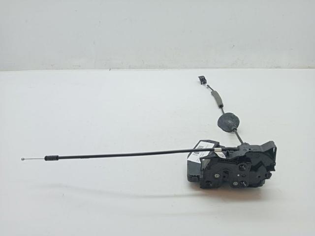 Zamek drzwi tylnych prawych 825028903R RENAULT