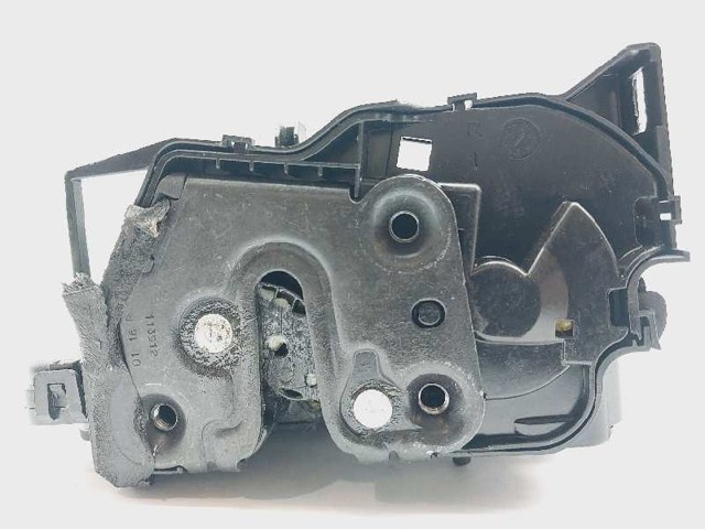 Zamek drzwi tylnych prawych 825028903R RENAULT