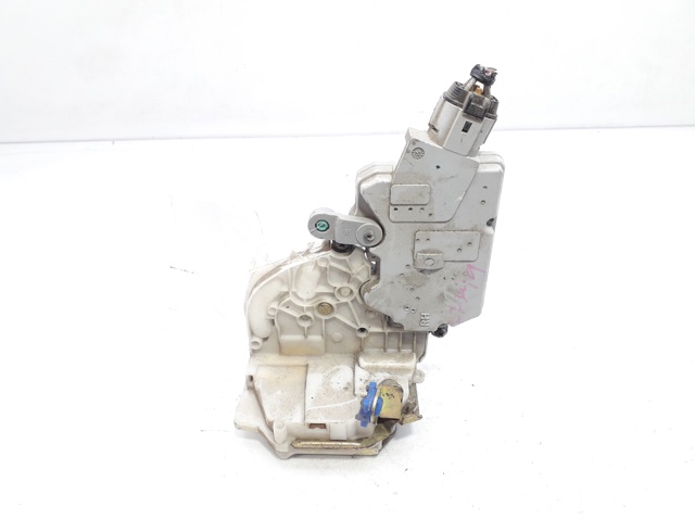 Zamek drzwi tylnych prawych 825029F511 NISSAN