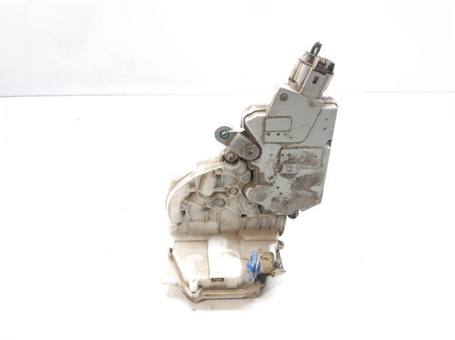 Zamek drzwi tylnych prawych 825029F511 NISSAN