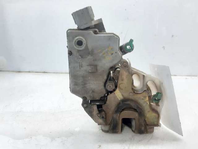 Zamek drzwi tylnych prawych 825029F511 NISSAN