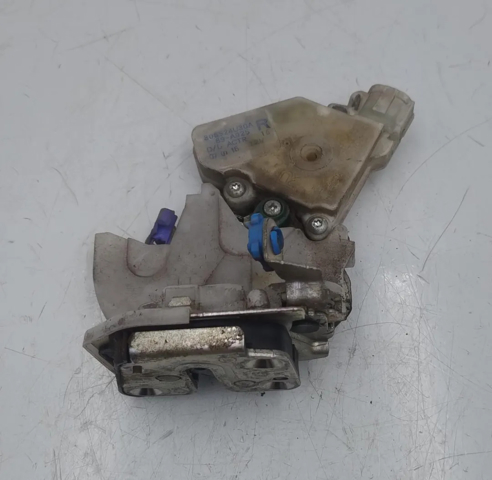 Zamek drzwi tylnych prawych 82502AA210 NISSAN