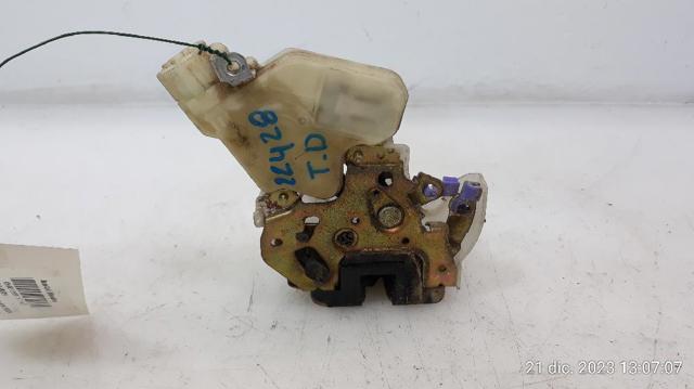 Zamek drzwi tylnych prawych 82502AA210 NISSAN