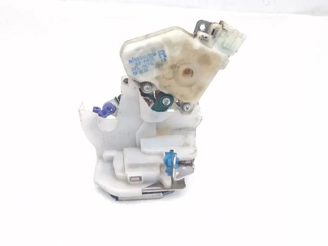 Zamek drzwi tylnych prawych 82502AA210 NISSAN