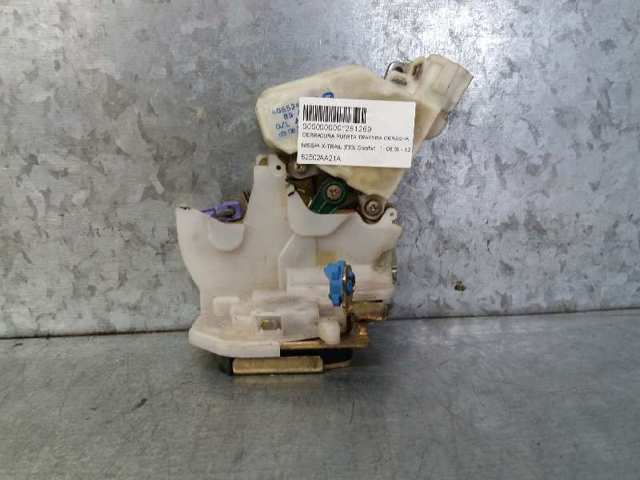 Zamek drzwi tylnych prawych 82502AA21A NISSAN