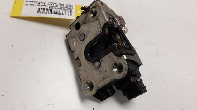 Zamek drzwi tylnych lewych 825031894R RENAULT