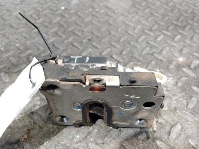 Zamek drzwi tylnych lewych 825031894R RENAULT