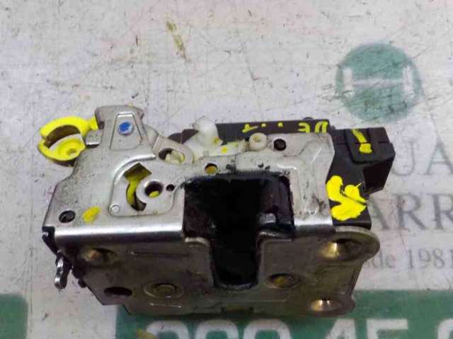 Zamek drzwi tylnych lewych 825031894R RENAULT