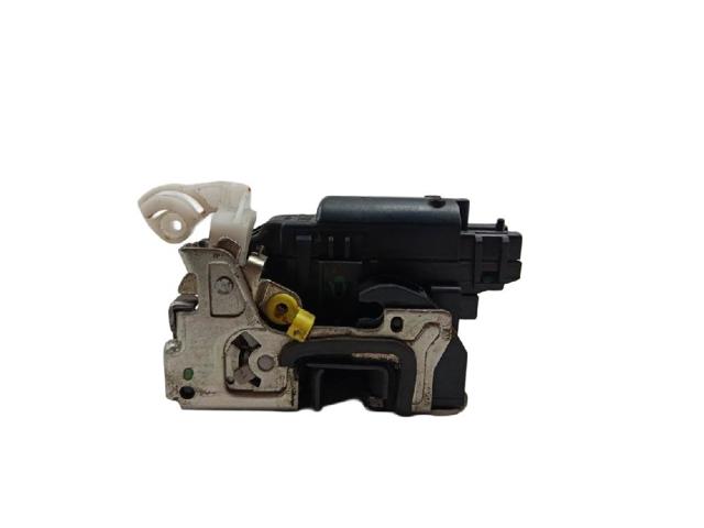 Zamek drzwi tylnych lewych 825032860R RENAULT