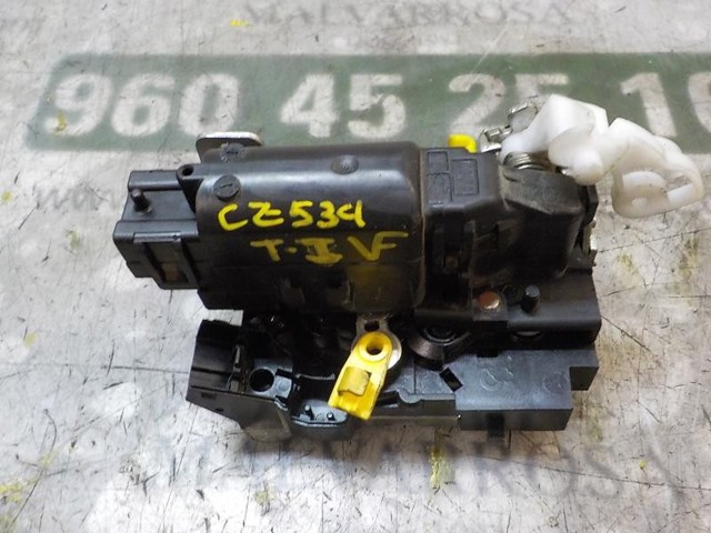Zamek drzwi tylnych lewych 825032860R RENAULT