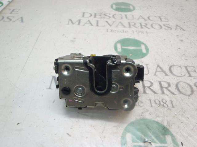 Zamek drzwi tylnych lewych 825032860R RENAULT