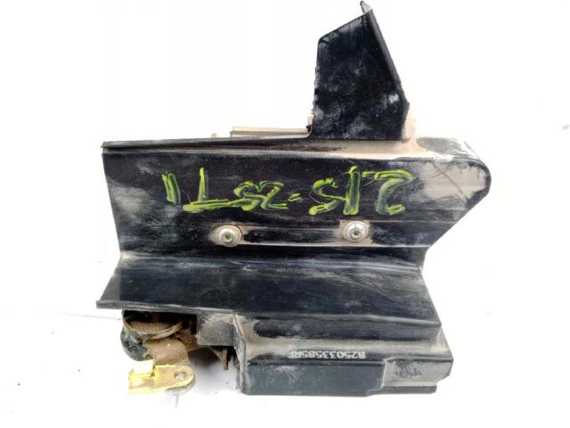 Zamek drzwi tylnych lewych 825033585R RENAULT