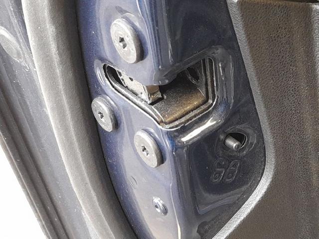 Zamek drzwi tylnych lewych 825037601R RENAULT