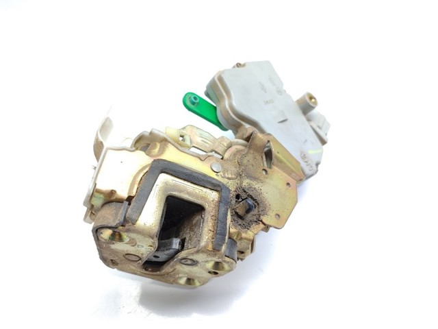 Zamek drzwi tylnych lewych do Nissan Terrano R20