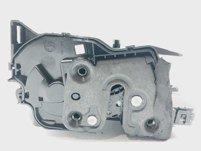 Zamek drzwi tylnych lewych 825039922R RENAULT