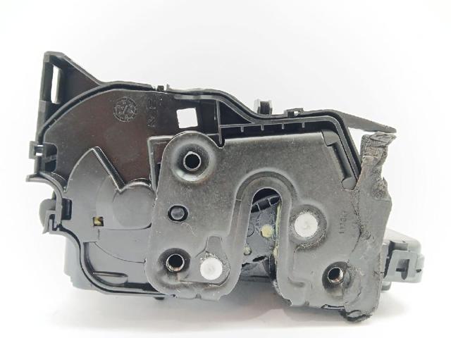 Zamek drzwi tylnych lewych 825039922R RENAULT