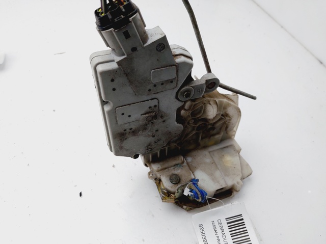 Zamek drzwi tylnych lewych 825039F511 NISSAN