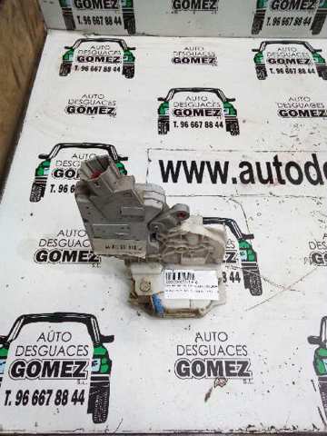 Zamek drzwi tylnych lewych 825039F511 NISSAN