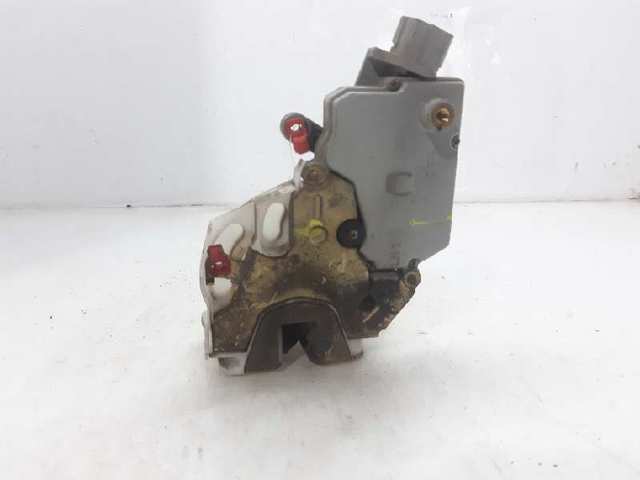 Zamek drzwi tylnych lewych 825039F511 NISSAN