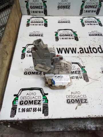 Zamek drzwi tylnych lewych 825039F511 NISSAN