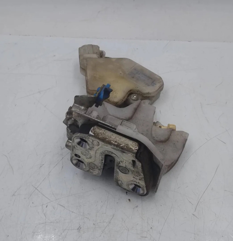 Zamek drzwi tylnych lewych 82503AA21A NISSAN