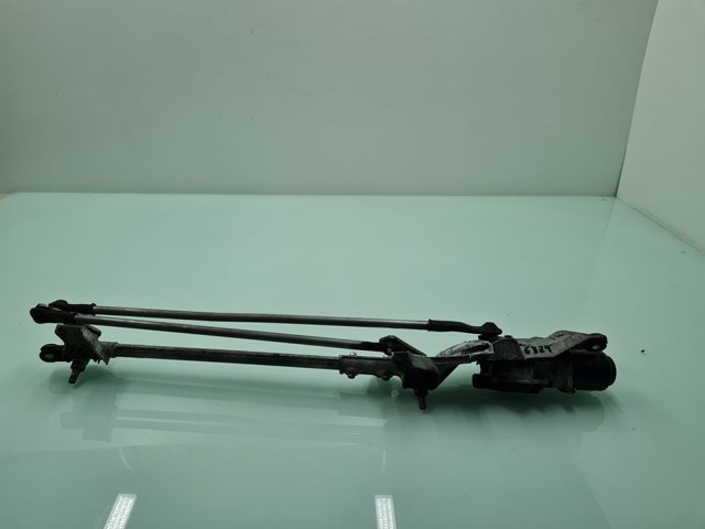 Silniczek wycieraczki szyby przedniej 8250A125 MITSUBISHI