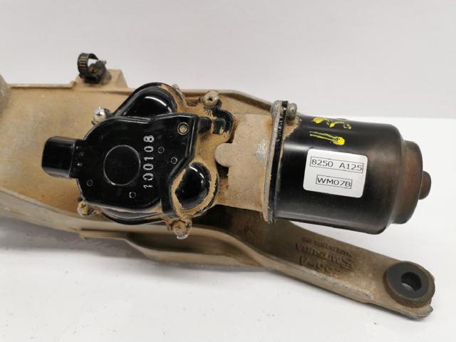 Silniczek wycieraczki szyby przedniej Mitsubishi Pajero KH