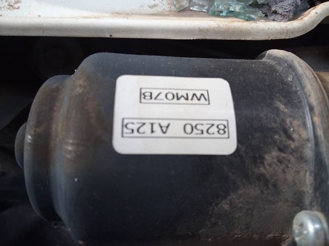 Silniczek wycieraczki szyby przedniej Mitsubishi Pajero KH