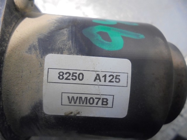 Silniczek wycieraczki szyby przedniej Mitsubishi Pajero KH