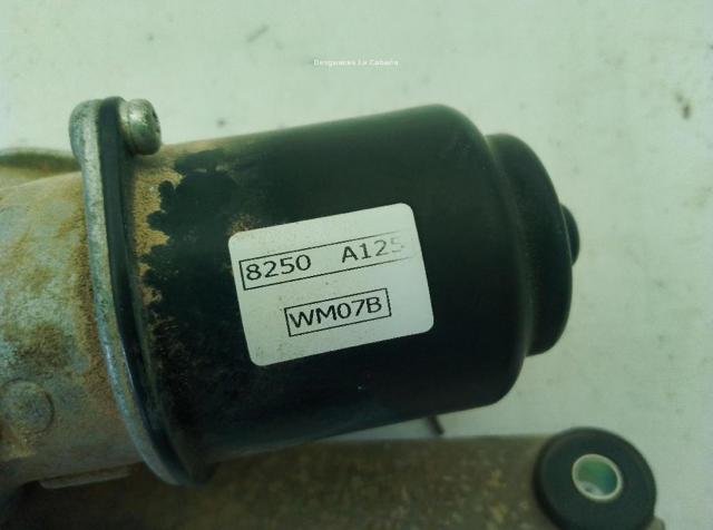 Silniczek wycieraczki szyby przedniej Mitsubishi Pajero KH