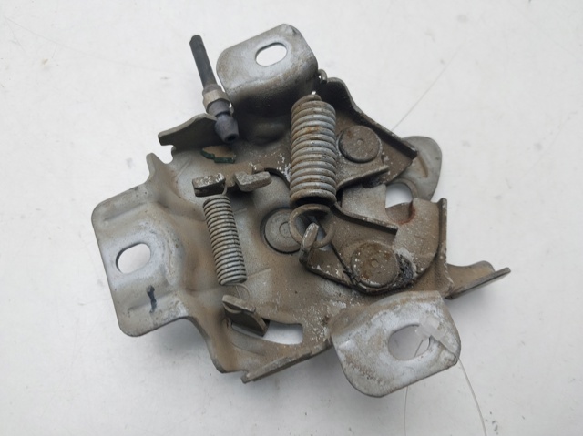Zamek klapy bagażnika (3/5 drzwi tylnych) 8251063J00000 SUZUKI