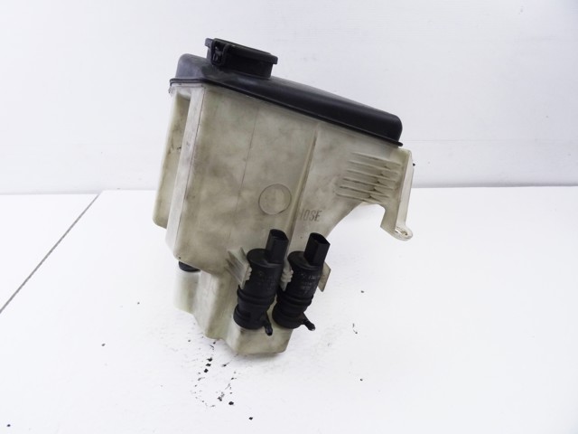 Zbiorniczek spryskiwacza szyb 8252738 BMW