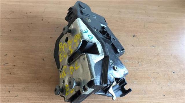 Zamek drzwi przednich lewych 82534310 BMW