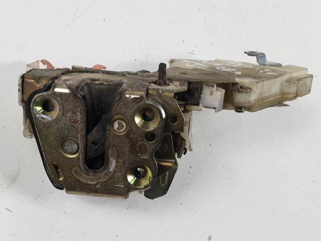 Zamek drzwi tylnych lewych 82553BM760 NISSAN