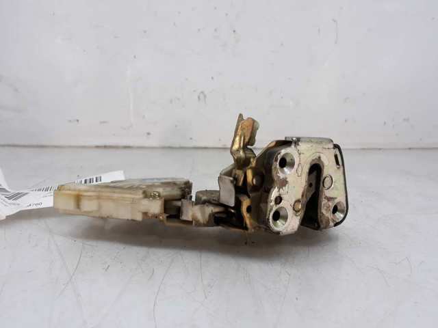 Zamek drzwi tylnych lewych 82553BM760 NISSAN