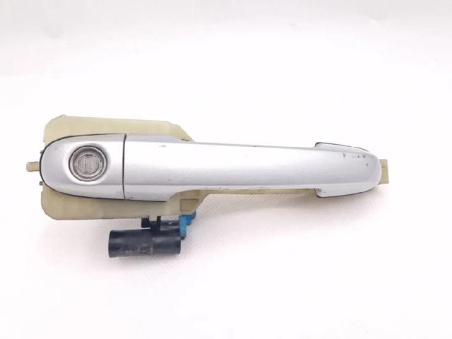 Klamka drzwi przednich zewnętrzna 826511J050 HYUNDAI