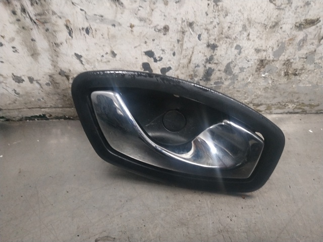 826720001R Renault (RVI)