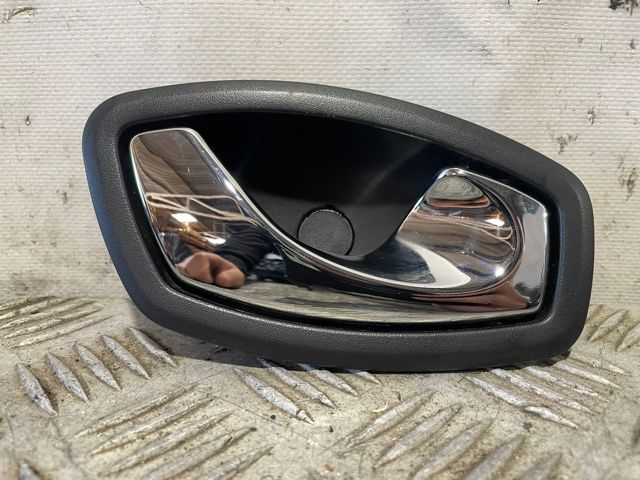 826720001R Renault (RVI)