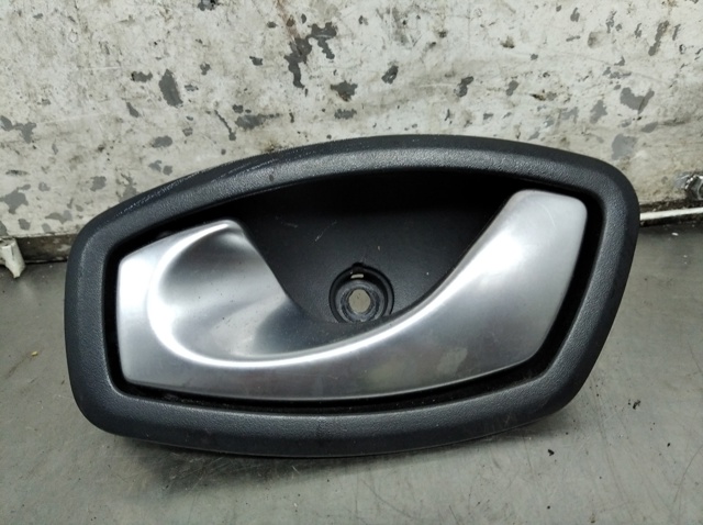826730001R Renault (RVI)