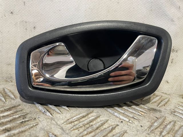 826730001R Renault (RVI)