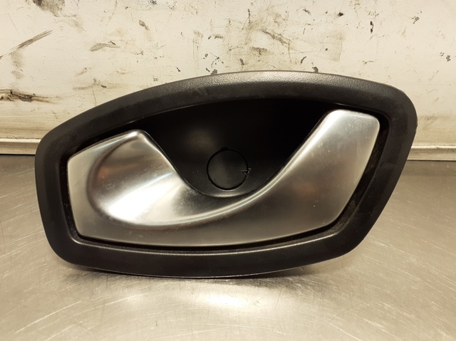 826730001R Renault (RVI)