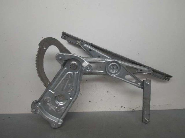 Mechanizm podnoszenia szyby drzwi tylnych lewych 827210006R RENAULT