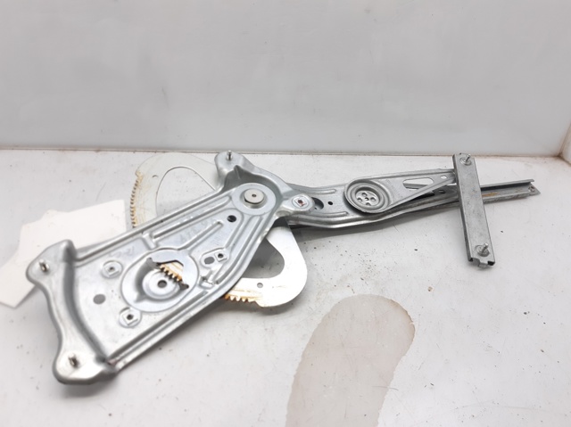 Mechanizm podnoszenia szyby drzwi tylnych lewych 827210006R RENAULT