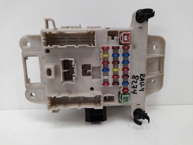 8272142040 Toyota