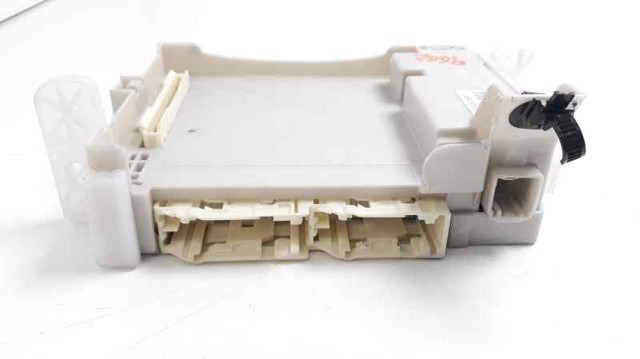 8273052K40 Toyota