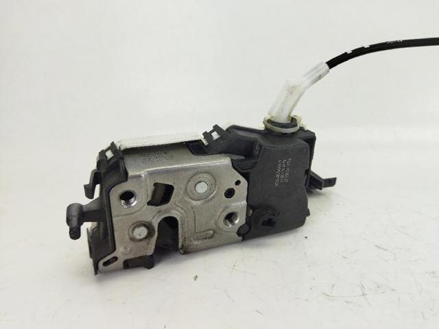 Zamek drzwi przednich prawych 828405 PEUGEOT