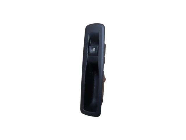 Włącznik przyciskowy podnośnika szyby tylny 82944002R RENAULT